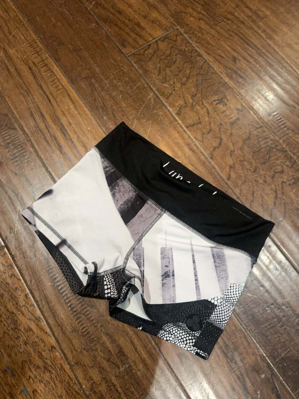 Luna Jai Athletic Performance Shorts Black and White Geometric Print Size‎ XS